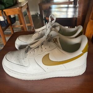 Nike Air Force 1